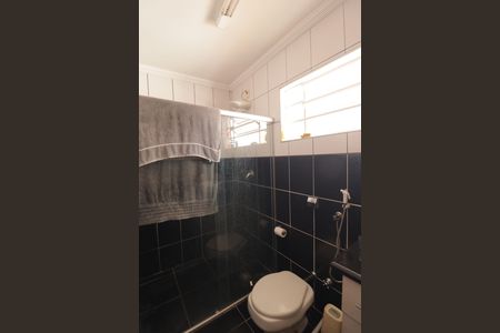 Casa à venda com 250m², 4 quartos e 3 vagasBanheiro/Suite 2