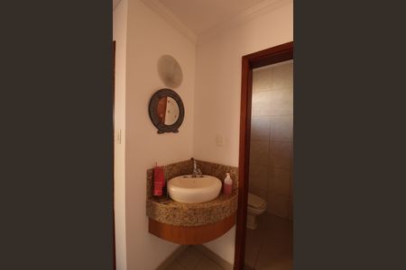 Casa à venda com 250m², 4 quartos e 3 vagasBanheiro de serviço 2