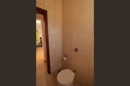 Casa à venda com 250m², 4 quartos e 3 vagasBanheiro de Serviço
