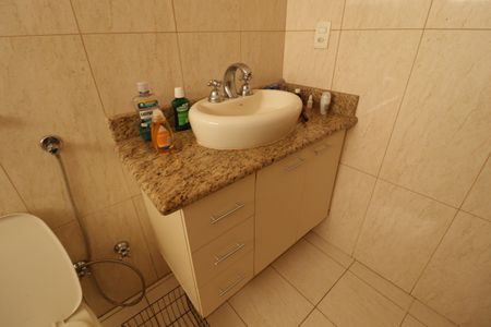 Casa à venda com 250m², 4 quartos e 3 vagasBanheiro/Suite 1