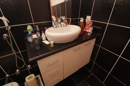 Casa à venda com 250m², 4 quartos e 3 vagasBanheiro/Suite 2