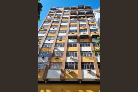 Apartamento à venda com 76m², 3 quartos e sem vaga Apartamento à venda com 76m², 3 quartos e sem vagaFachada