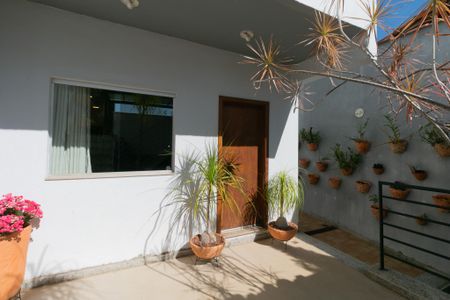 Casa à venda com 350m², 3 quartos e 4 vagasQuintal