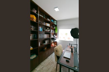 Casa à venda com 350m², 3 quartos e 4 vagasEscritório