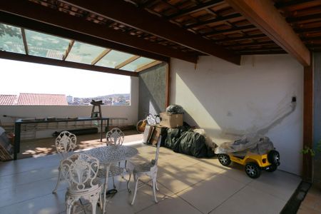 Casa à venda com 350m², 3 quartos e 4 vagasÁrea Gourmet