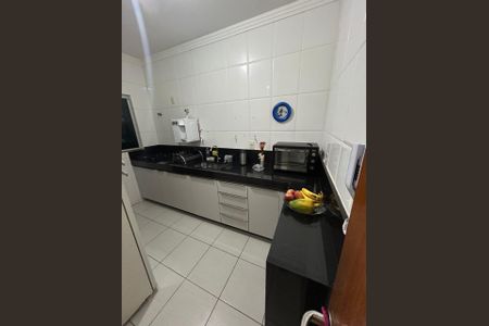 Casa à venda com 98m², 3 quartos e 2 vagas Casa à venda com 98m², 3 quartos e 2 vagasCozinha