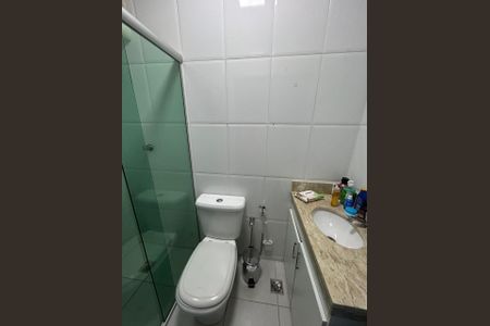 Casa à venda com 98m², 3 quartos e 2 vagas Casa à venda com 98m², 3 quartos e 2 vagasBanheiro