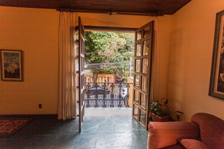 Casa à venda com 382m², 8 quartos e 4 vagas Casa à venda com 382m², 8 quartos e 4 vagasVaranda da Sala 1