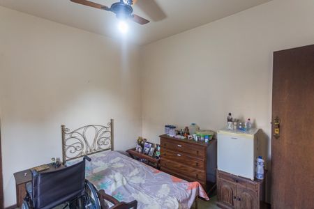 Casa à venda com 382m², 8 quartos e 4 vagas Casa à venda com 382m², 8 quartos e 4 vagasSuíte 2 no 2° Pavimento