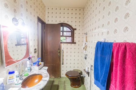 Casa à venda com 382m², 8 quartos e 4 vagas Casa à venda com 382m², 8 quartos e 4 vagasBanheiro da Suíte 3 no 2° Pavimento