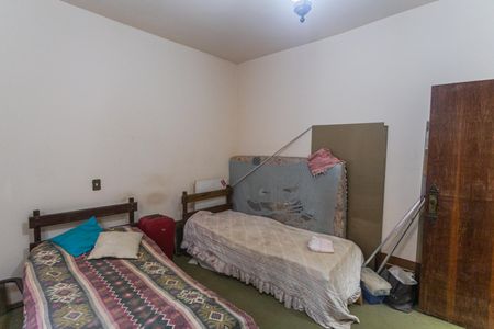 Casa à venda com 382m², 8 quartos e 4 vagas Casa à venda com 382m², 8 quartos e 4 vagasQuarto 2