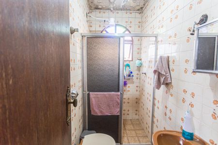 Casa à venda com 382m², 8 quartos e 4 vagas Casa à venda com 382m², 8 quartos e 4 vagasBanheiro Social 2 no 2° Pavimento