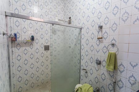 Casa à venda com 382m², 8 quartos e 4 vagas Casa à venda com 382m², 8 quartos e 4 vagasBanheiro da Suíte 1