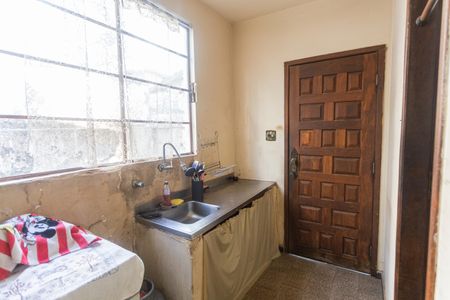 Casa à venda com 382m², 8 quartos e 4 vagas Casa à venda com 382m², 8 quartos e 4 vagasCozinha Auxiliar no 2° Pavimento