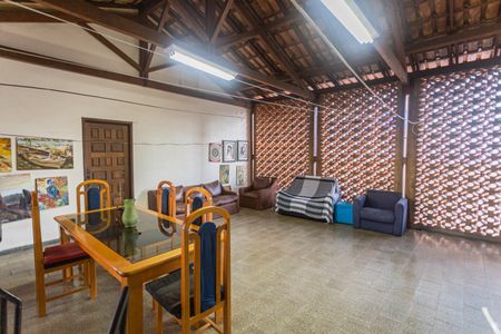 Casa à venda com 382m², 8 quartos e 4 vagas Casa à venda com 382m², 8 quartos e 4 vagasSalão de Festas