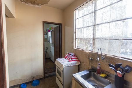 Casa à venda com 382m², 8 quartos e 4 vagas Casa à venda com 382m², 8 quartos e 4 vagasCozinha Auxiliar no 2° Pavimento