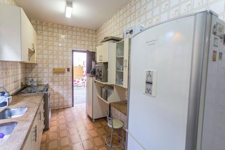 Casa à venda com 382m², 8 quartos e 4 vagas Casa à venda com 382m², 8 quartos e 4 vagasCozinha