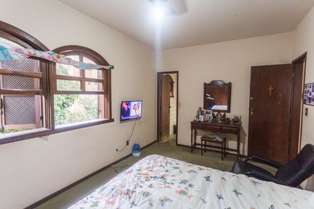 Casa à venda com 382m², 8 quartos e 4 vagas Casa à venda com 382m², 8 quartos e 4 vagasSuíte 3 no 2° Pavimento