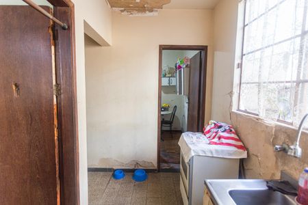 Casa à venda com 382m², 8 quartos e 4 vagas Casa à venda com 382m², 8 quartos e 4 vagasCozinha Auxiliar no 2° Pavimento