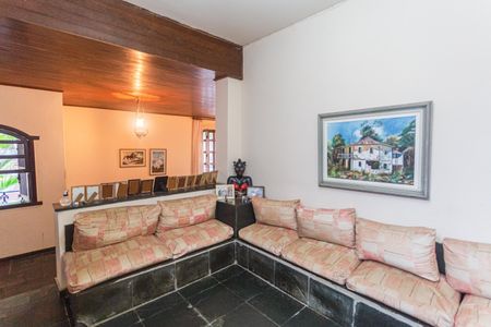 Casa à venda com 382m², 8 quartos e 4 vagas Casa à venda com 382m², 8 quartos e 4 vagasSala 2