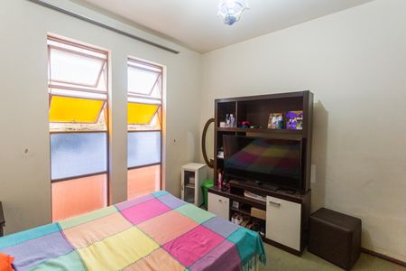 Casa à venda com 382m², 8 quartos e 4 vagas Casa à venda com 382m², 8 quartos e 4 vagasQuarto 3