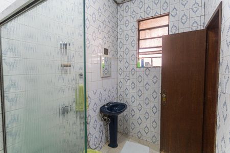 Casa à venda com 382m², 8 quartos e 4 vagas Casa à venda com 382m², 8 quartos e 4 vagasBanheiro da Suíte 1