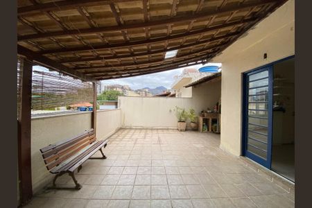 Casa à venda com 140m², 3 quartos e 1 vaga Casa à venda com 140m², 3 quartos e 1 vagaTerraço