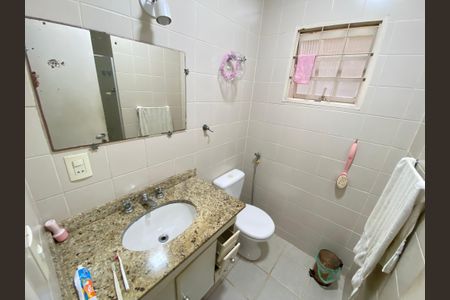 Casa à venda com 140m², 3 quartos e 1 vaga Casa à venda com 140m², 3 quartos e 1 vagaBanheiro