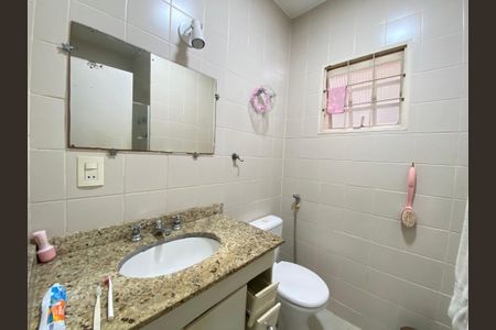 Casa à venda com 140m², 3 quartos e 1 vaga Casa à venda com 140m², 3 quartos e 1 vagaBanheiro