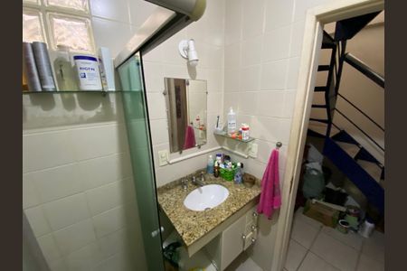 Casa à venda com 140m², 3 quartos e 1 vaga Casa à venda com 140m², 3 quartos e 1 vagaBanheiro 2