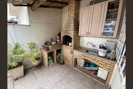 Casa à venda com 140m², 3 quartos e 1 vaga Casa à venda com 140m², 3 quartos e 1 vagaTerraço