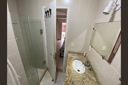 Casa à venda com 140m², 3 quartos e 1 vaga Casa à venda com 140m², 3 quartos e 1 vagaBanheiro