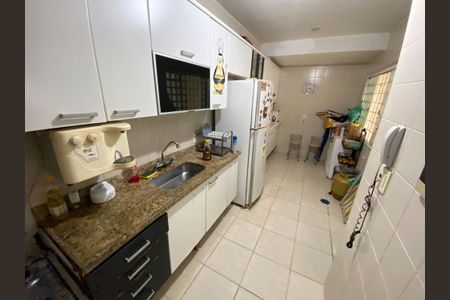Casa à venda com 140m², 3 quartos e 1 vaga Casa à venda com 140m², 3 quartos e 1 vagaCozinha