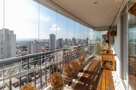 Apartamento à venda com 346m², 7 quartos e 6 vagas Apartamento à venda com 346m², 7 quartos e 6 vagasVaranda da Suite Master