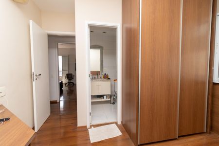 Apartamento à venda com 346m², 7 quartos e 6 vagas Apartamento à venda com 346m², 7 quartos e 6 vagasSuite 3