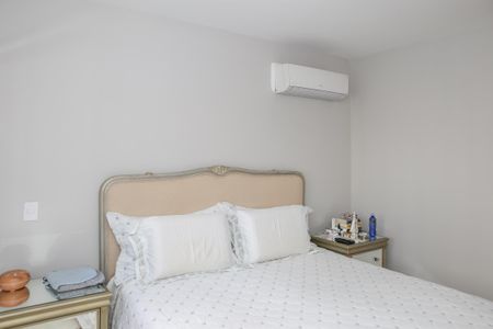 Apartamento à venda com 242m², 3 quartos e 3 vagas Apartamento à venda com 242m², 3 quartos e 3 vagasSuíte 1