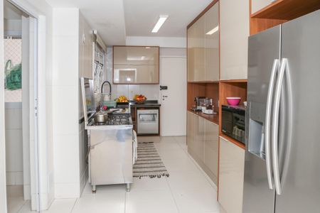 Apartamento à venda com 242m², 3 quartos e 3 vagas Apartamento à venda com 242m², 3 quartos e 3 vagasCozinha