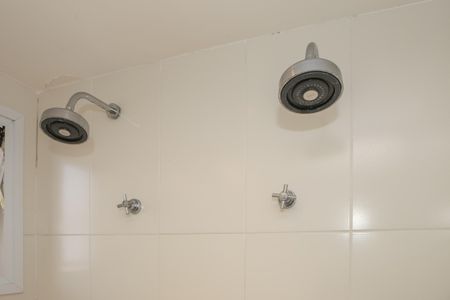 Apartamento à venda com 242m², 3 quartos e 3 vagas Apartamento à venda com 242m², 3 quartos e 3 vagasBanheiro da Suíte 1