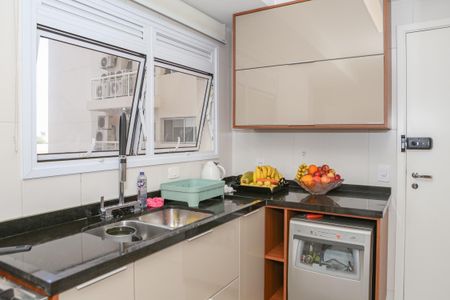 Apartamento à venda com 242m², 3 quartos e 3 vagas Apartamento à venda com 242m², 3 quartos e 3 vagasCozinha