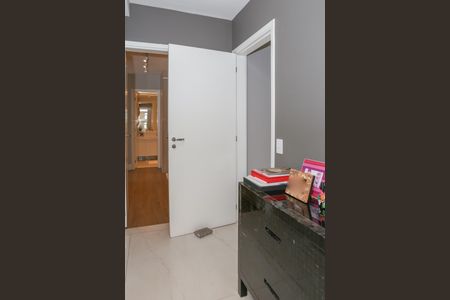 Apartamento à venda com 242m², 3 quartos e 3 vagas Apartamento à venda com 242m², 3 quartos e 3 vagasCorredor