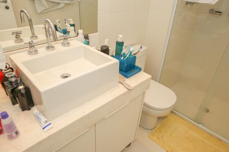 Apartamento à venda com 242m², 3 quartos e 3 vagas Apartamento à venda com 242m², 3 quartos e 3 vagasBanheiro da Suíte 3