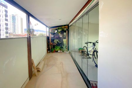 Apartamento à venda com 177m², 3 quartos e 1 vagaVaranda