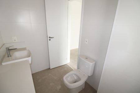 Apartamento à venda com 255m², 4 quartos e 5 vagasBanheiro da Suíte 2