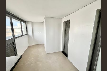 Apartamento à venda com 255m², 4 quartos e 4 vagas Apartamento à venda com 255m², 4 quartos e 4 vagasÁrea de Serviço