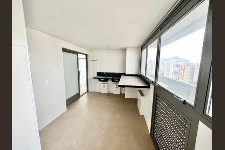 Apartamento à venda com 255m², 4 quartos e 4 vagas Apartamento à venda com 255m², 4 quartos e 4 vagasÁrea de Serviço