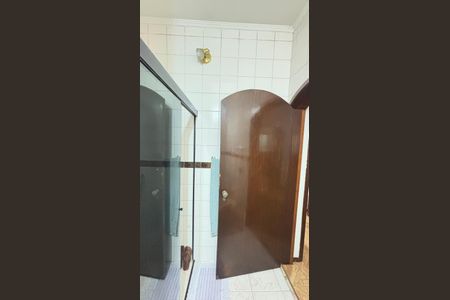 Casa à venda com 255m², 4 quartos e 3 vagas Casa à venda com 255m², 4 quartos e 3 vagasBanheiro Social