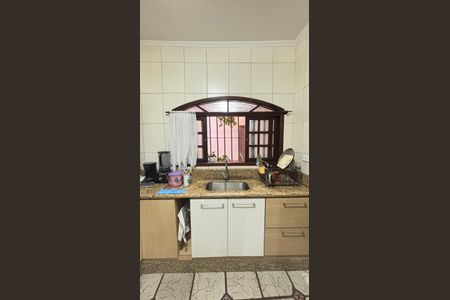 Casa à venda com 255m², 4 quartos e 3 vagas Casa à venda com 255m², 4 quartos e 3 vagasCozinha