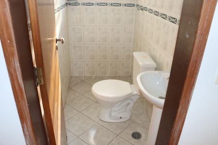 Casa para alugar com 205m², 4 quartos e sem vagaLavabo