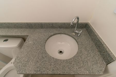 Apartamento à venda com 47m², 2 quartos e sem vaga Apartamento à venda com 47m², 2 quartos e sem vagaBanheiro