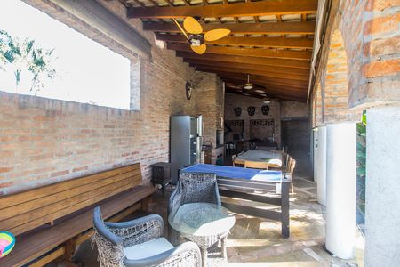 Casa de condomínio à venda com 800m², 4 quartos e 10 vagas Casa de condomínio à venda com 800m², 4 quartos e 10 vagasÁrea gourmet